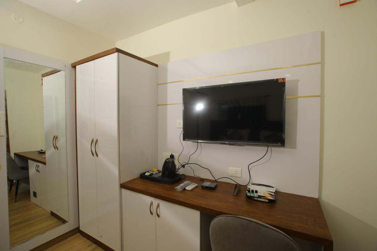 Radha Rani Residency Hotel Khammam Exterior foto
