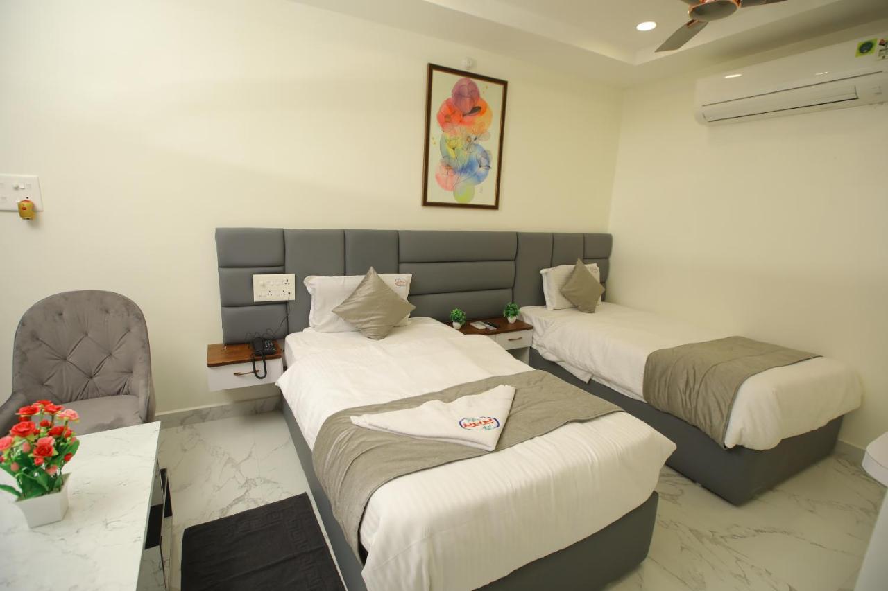 Radha Rani Residency Hotel Khammam Exterior foto